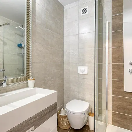 Appartement L'emeraude Varoise - Appt Climatise Proche *